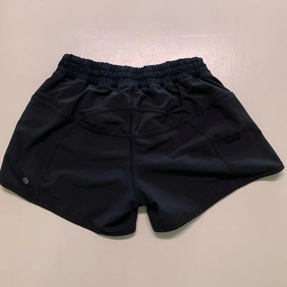 Lulu Lemon Shorts size 6 - Picture 2 of 3